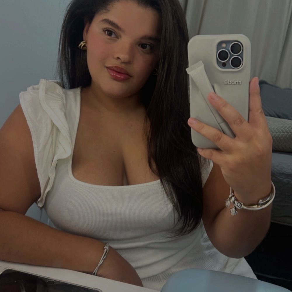 Júlia Alves 