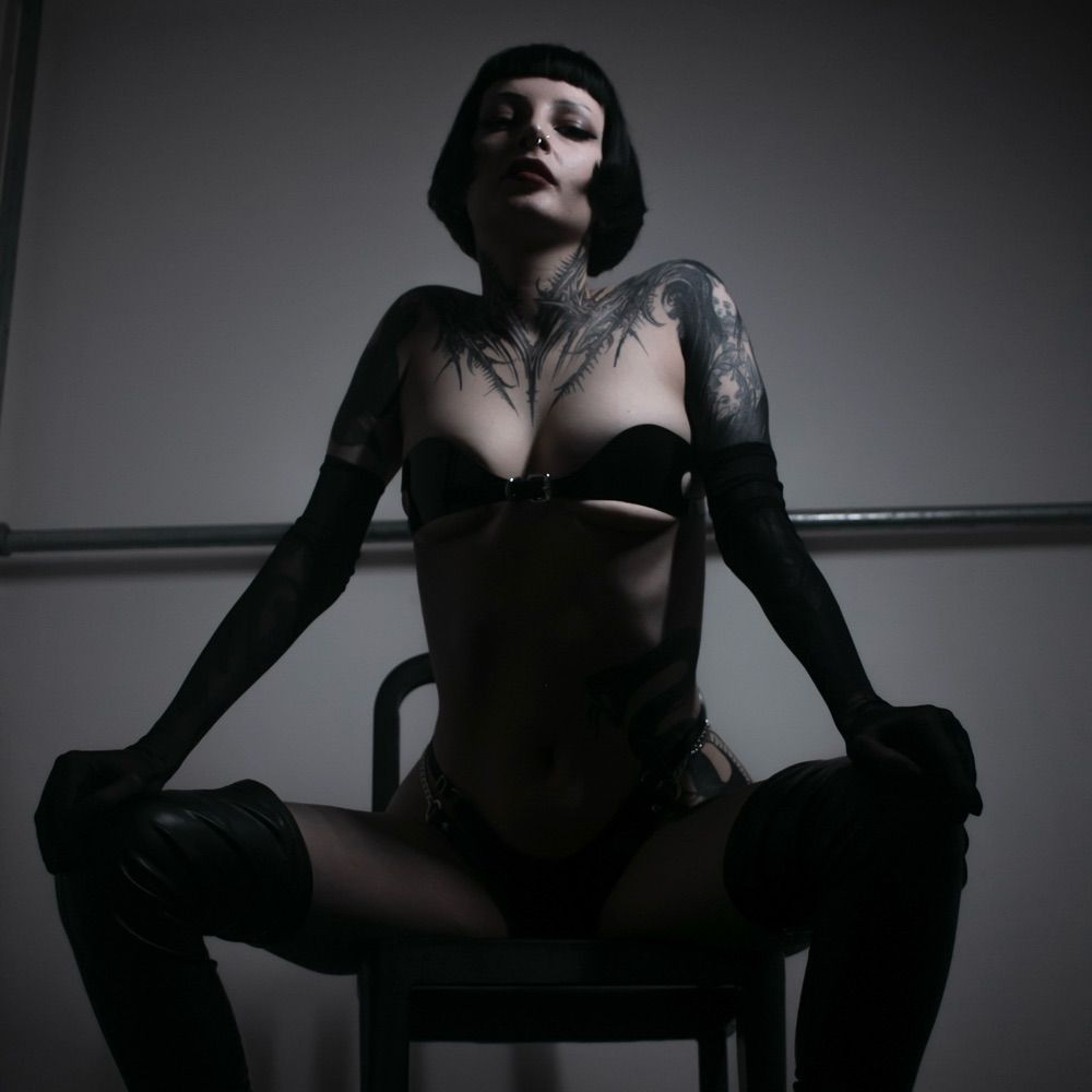 Miss Mina  ✞ Brighton Dominatrix