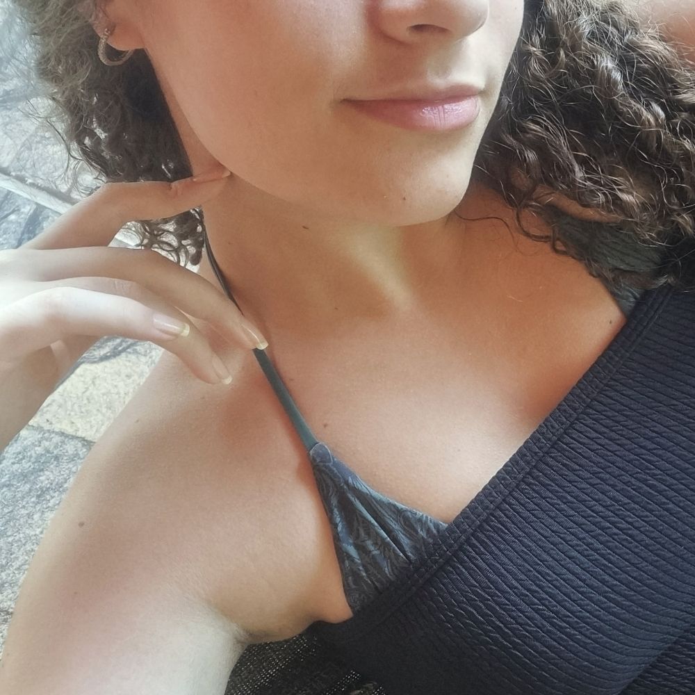 lili.