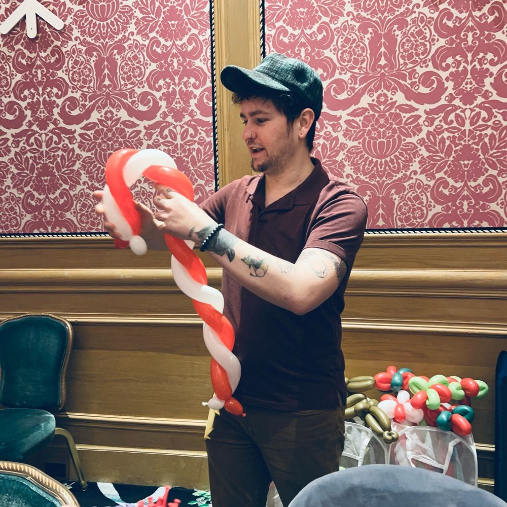 Matt’s balloons and body art