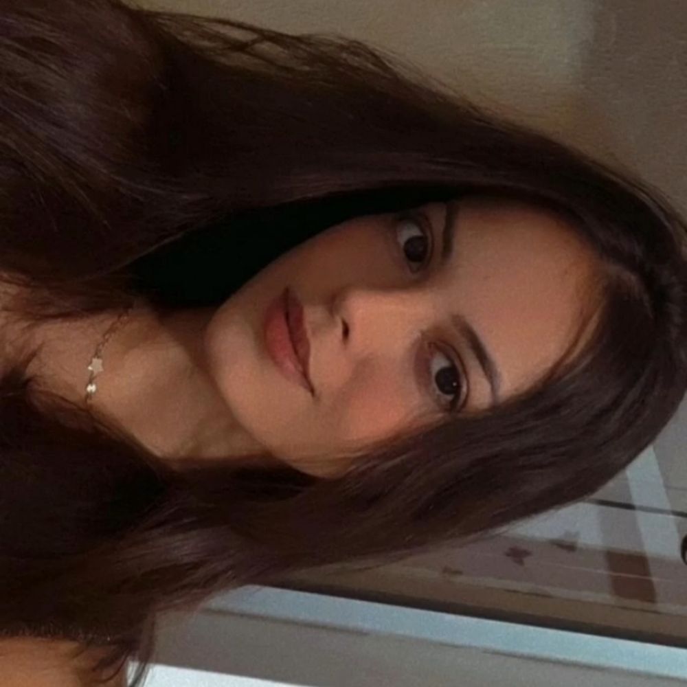 Emília Monique 