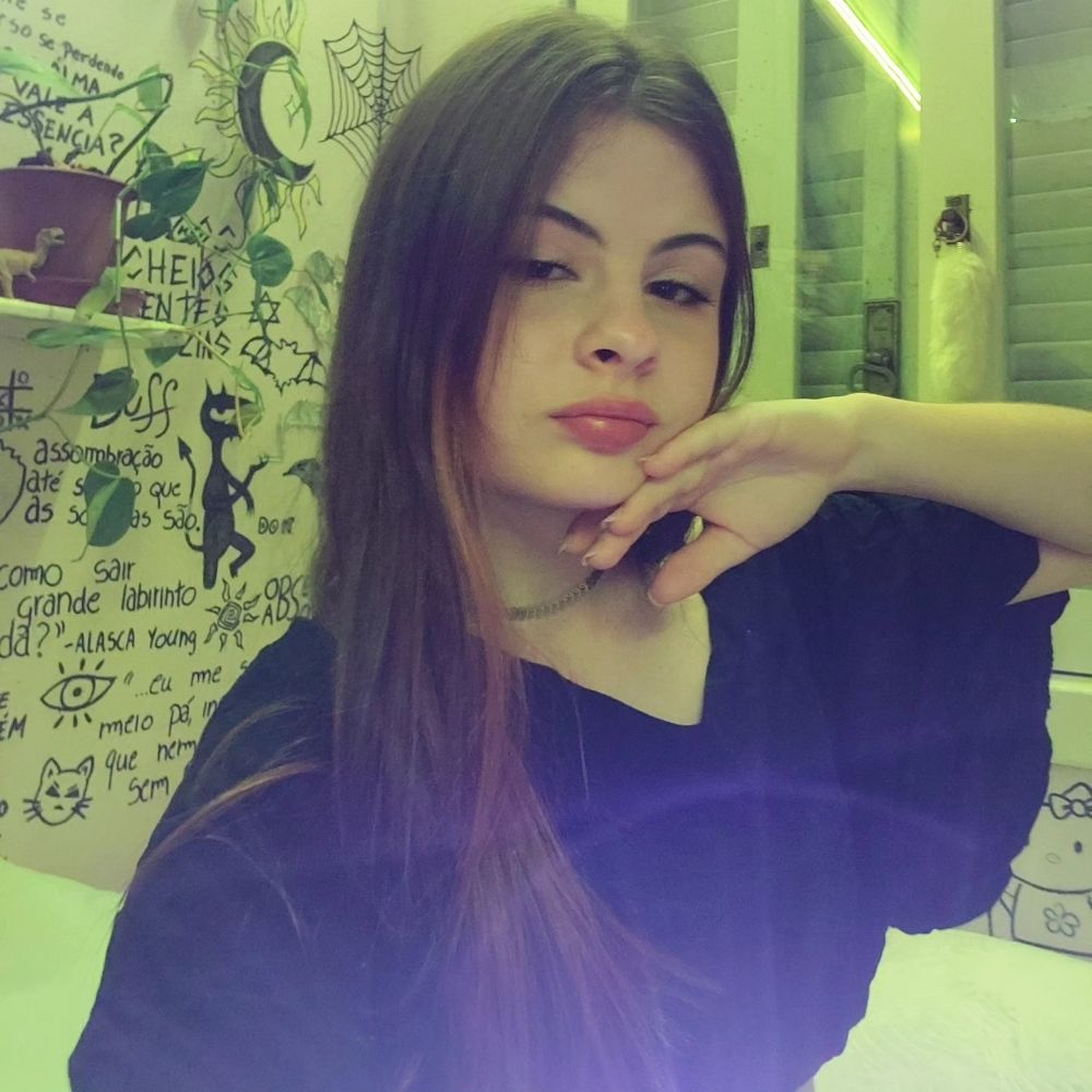 Júlia🚬