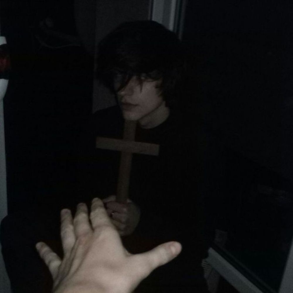 α тєє