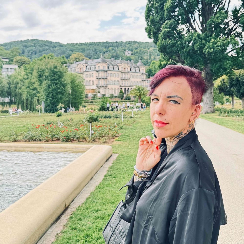 vera1974.bsky.social profile picture