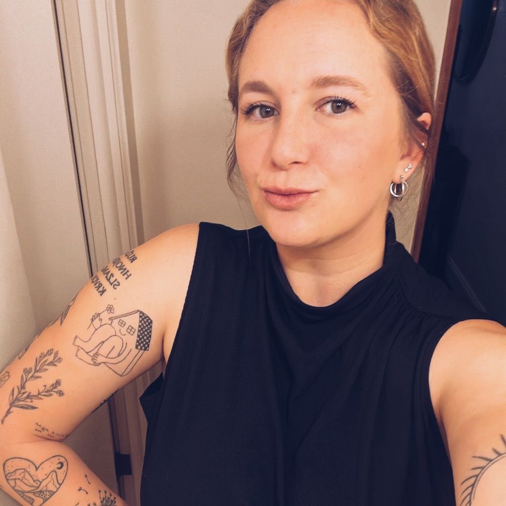 hay (she/her)