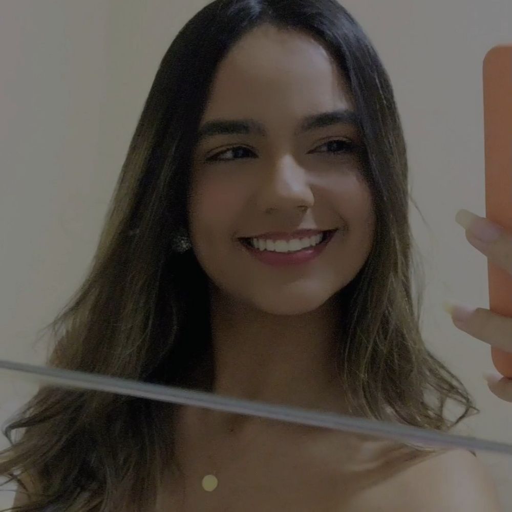 Camilly Menezes 