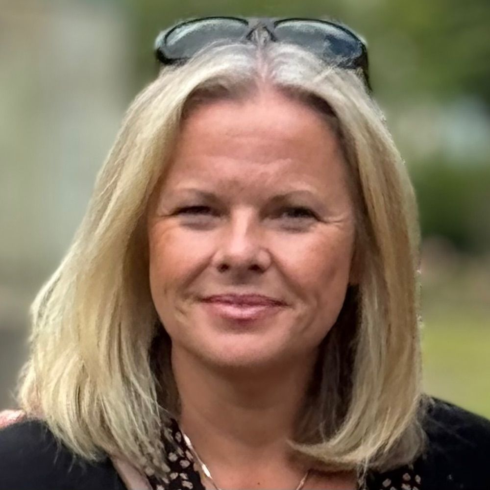 Dr Emma Thomas-Jones