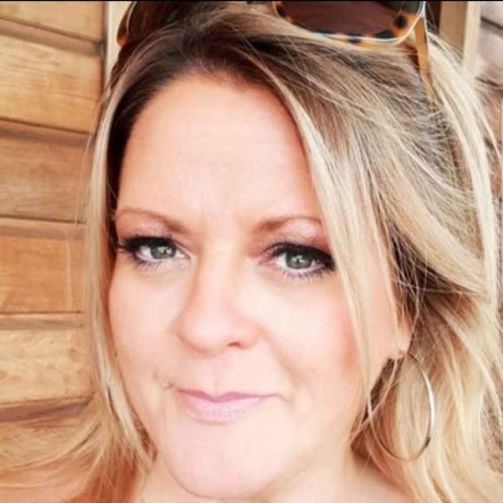 Jo Leishman 