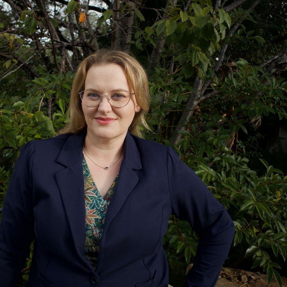Sarah J White's avatar
