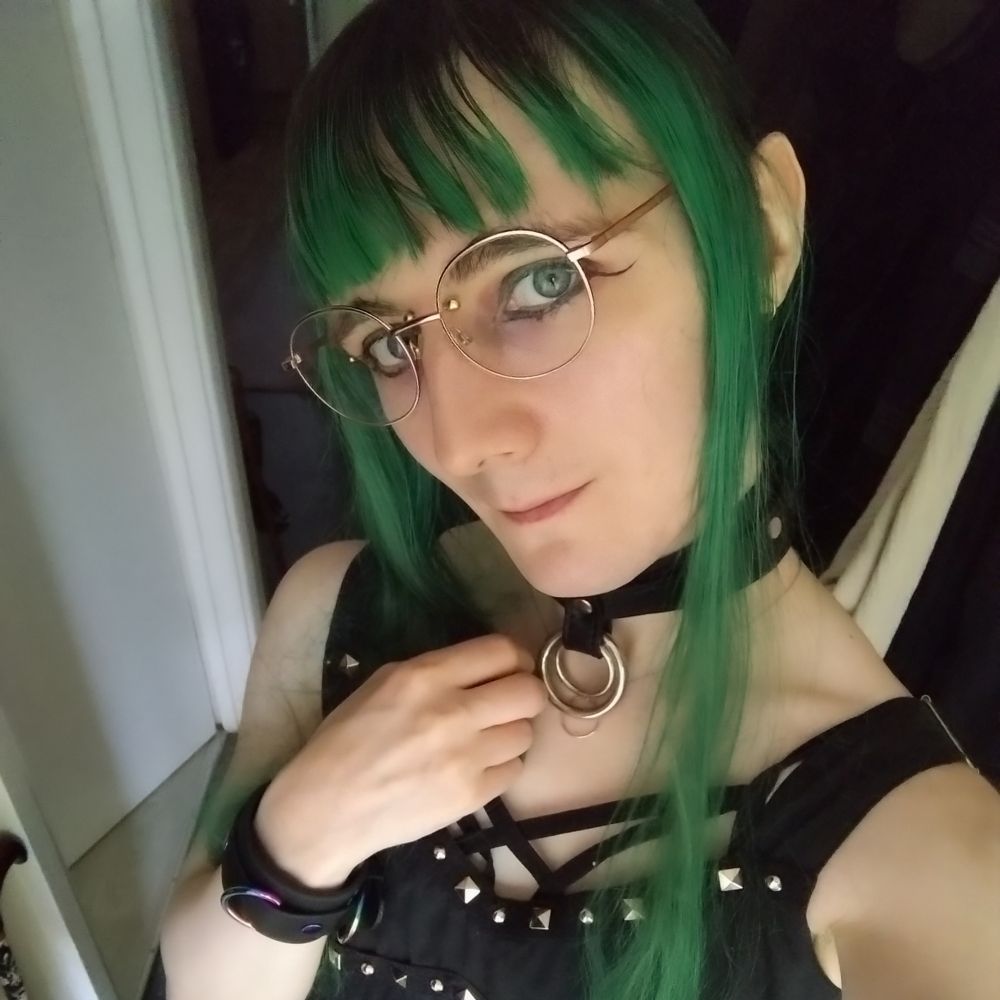 Broken Doll 🏳️‍⚧️