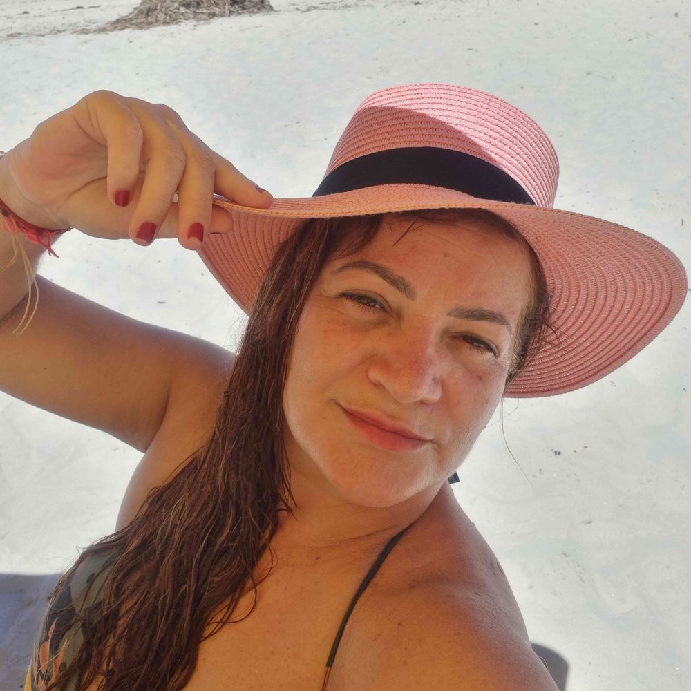 Claudine Melo