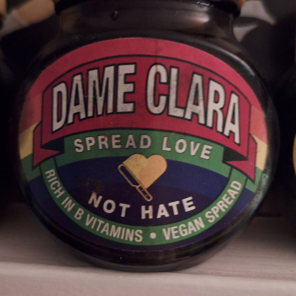 Dame Clara