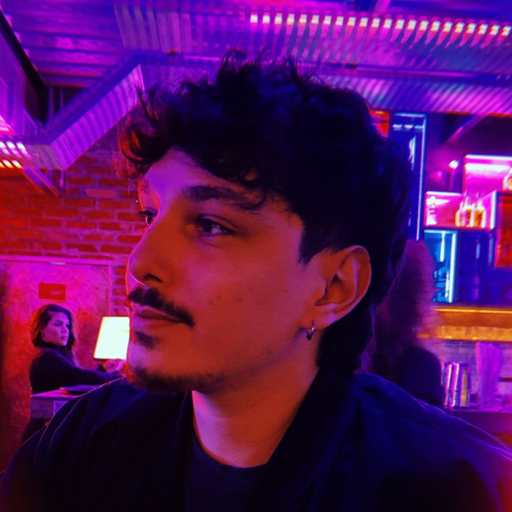 ✸