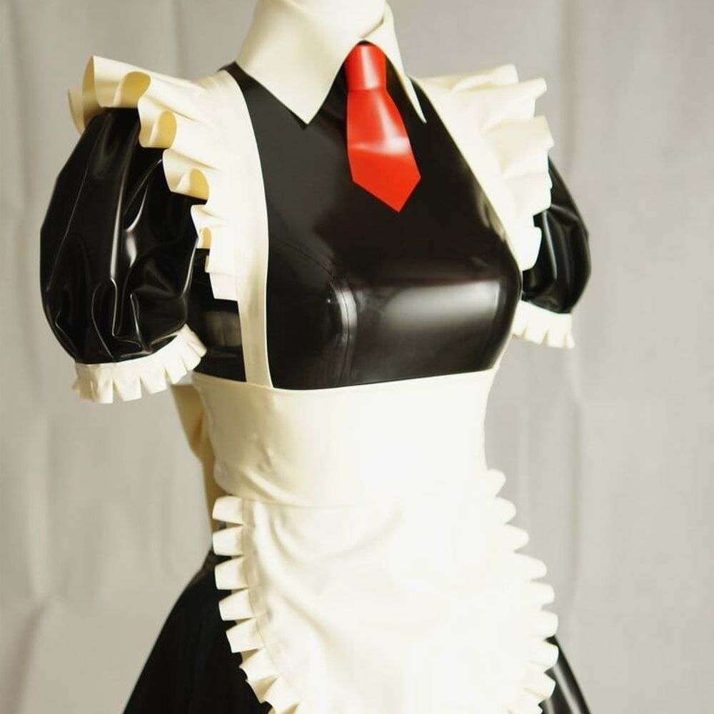 LatexMaidSissy