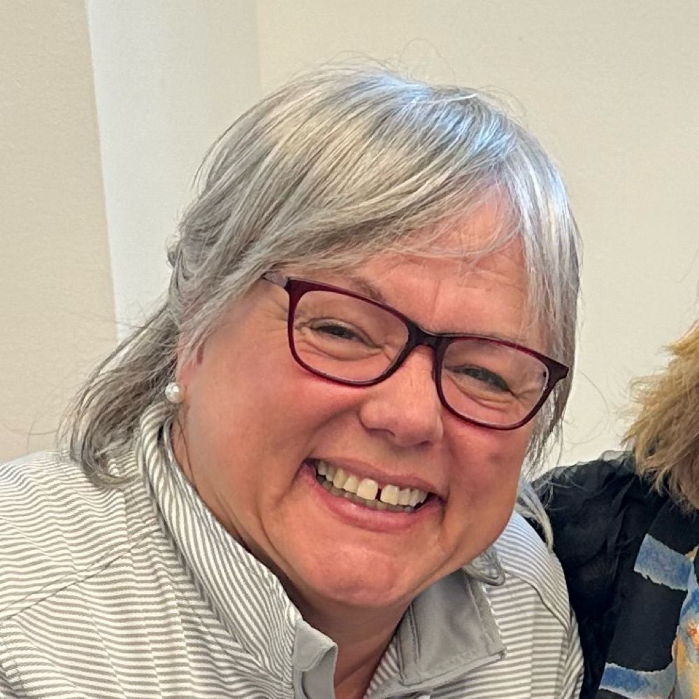 Maria G Davis