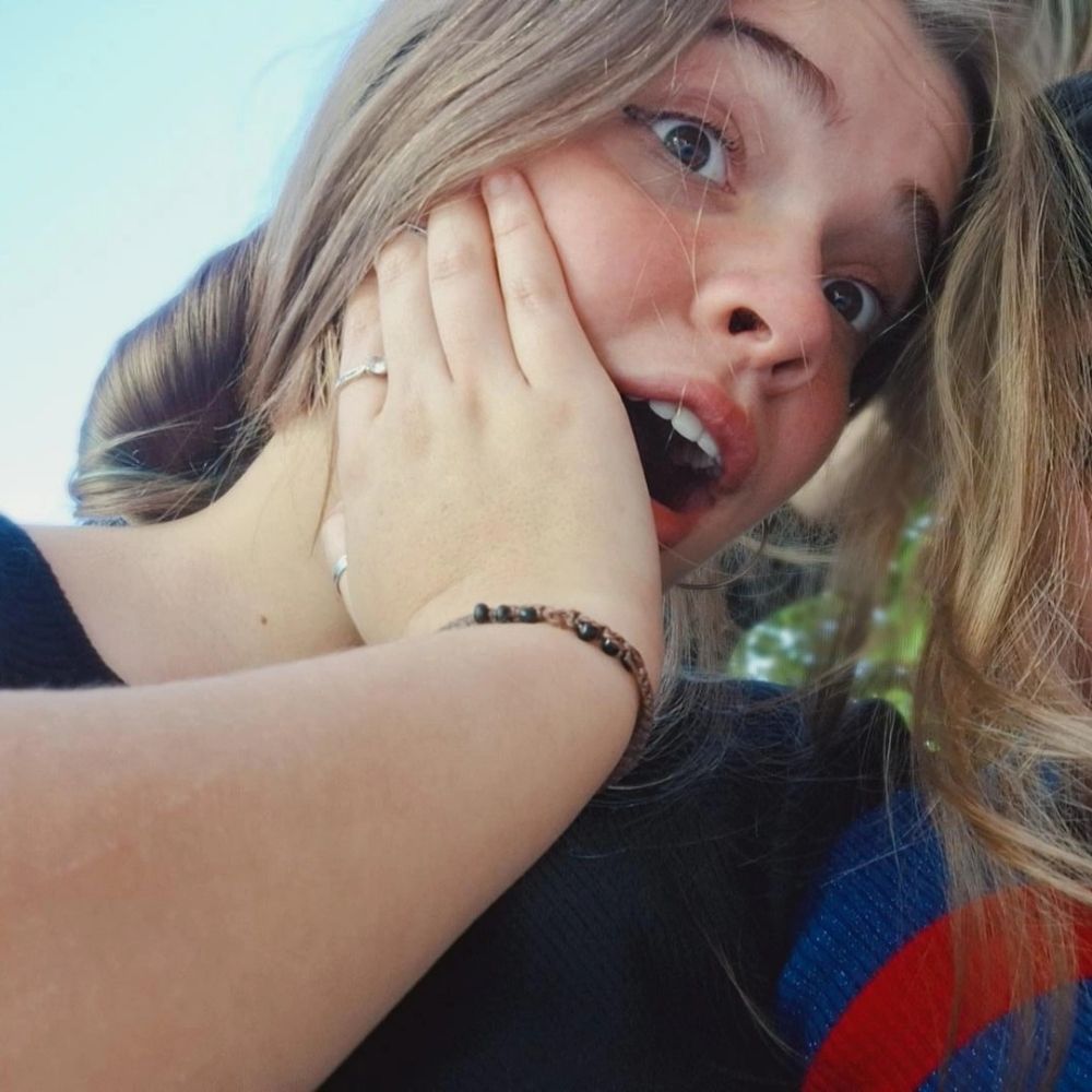 👉🏻🤪👈🏻