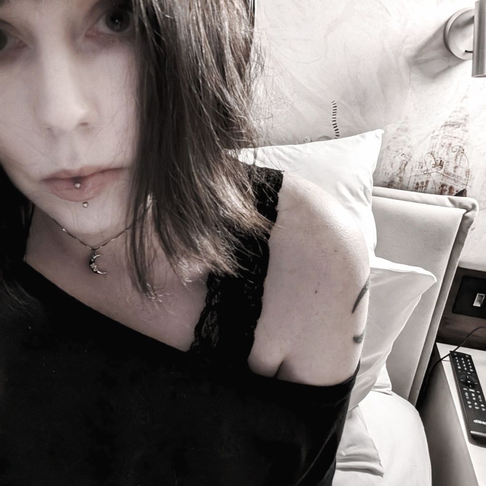 Nell 🌙
