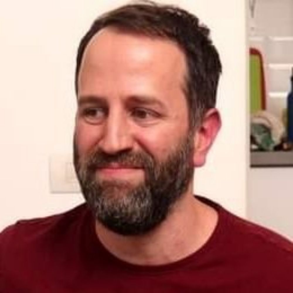 אזרח מודאג, מתכנת, מוזיקאי, יוצר תוכן והכי חשוב - #מהעםהחטופים?