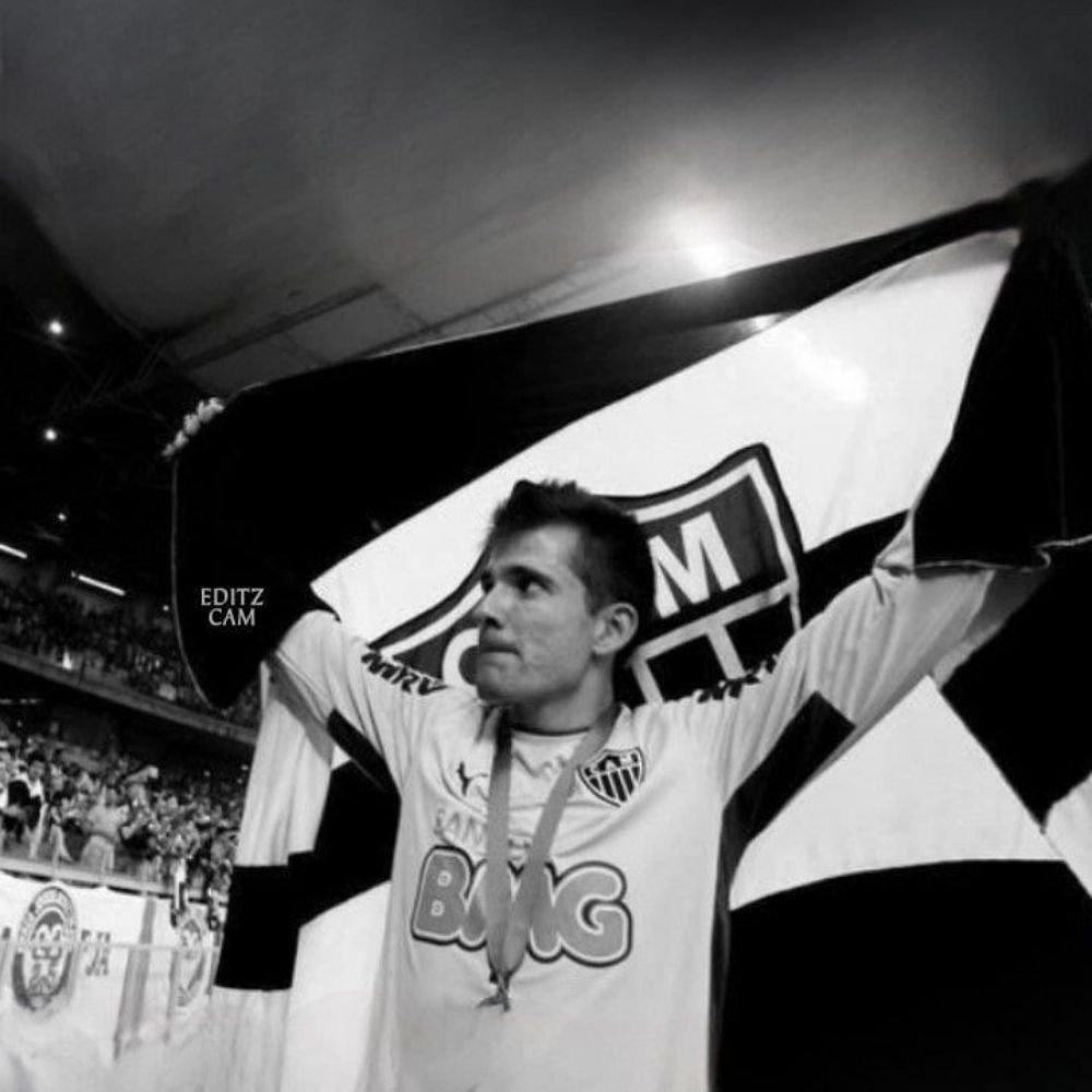 cec¡ (sofrendo pelo clube atlético mineiro)