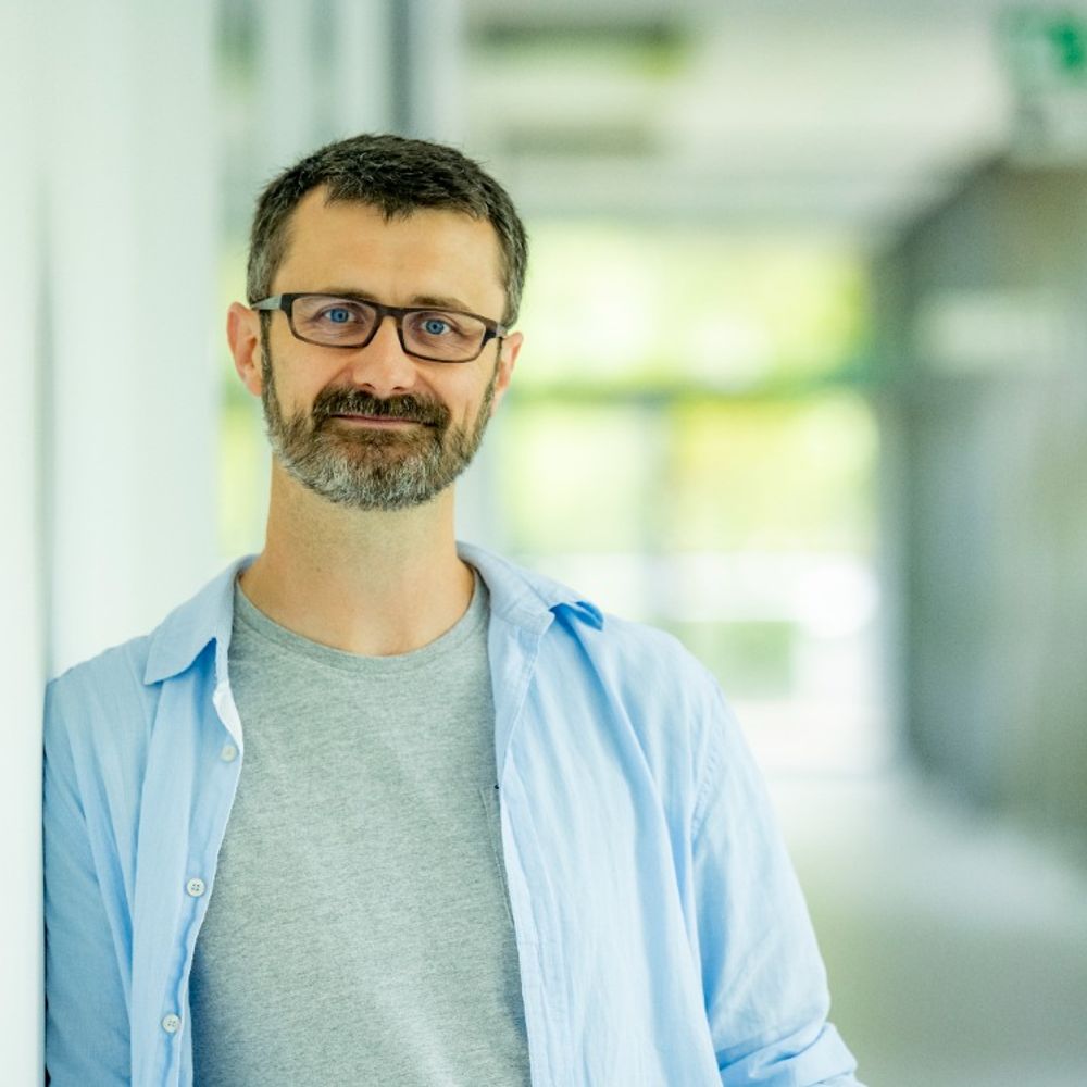 Simon Hettrick