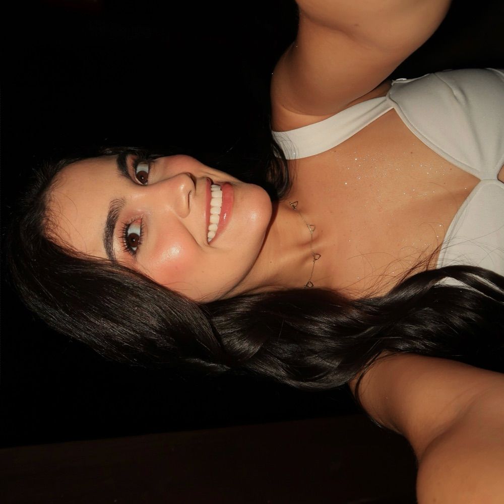camila flores