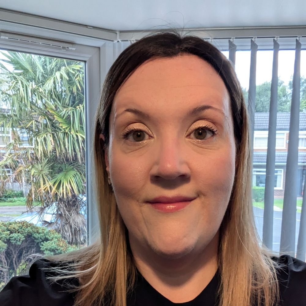 Lyndsey Leech