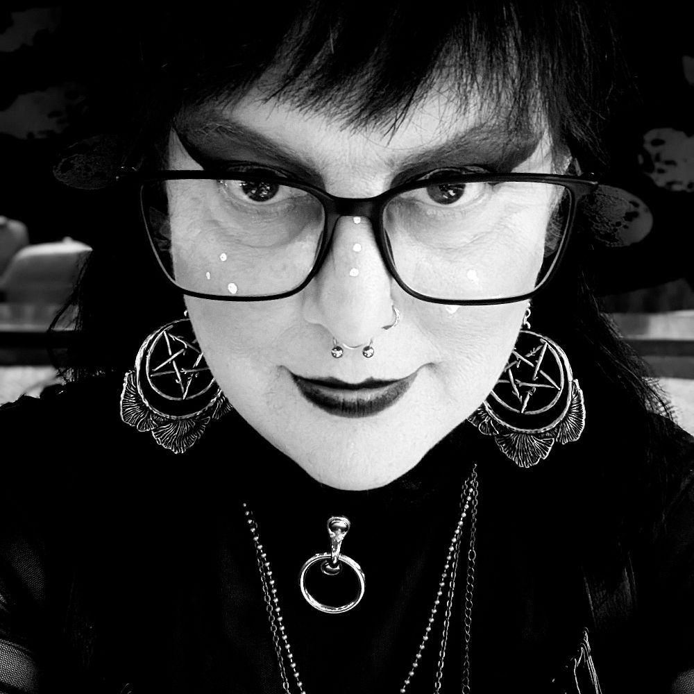 Alexandra Perry 🏳️‍⚧️💜🖤💜