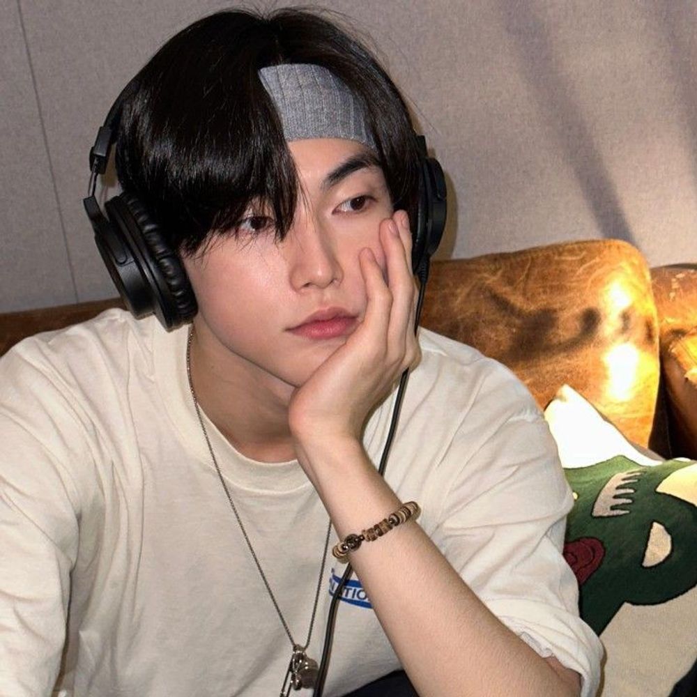 승한 — 𝐒𝐄𝐔𝐍𝐆𝐇𝐀𝐍