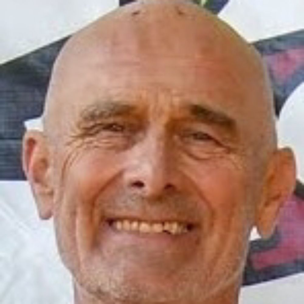 David Buglass #BLM🇬🇧 🇩🇪 born 311.8 ppm