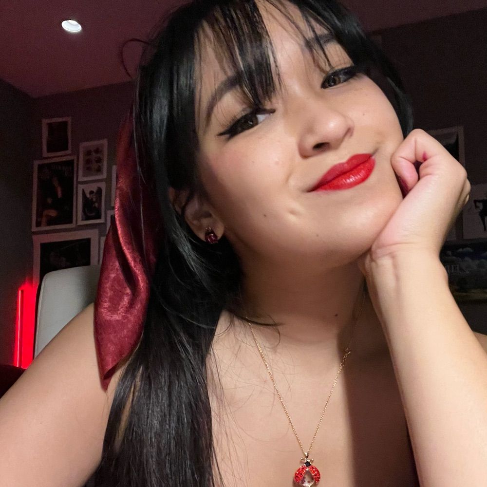 Alexandra Lu~
