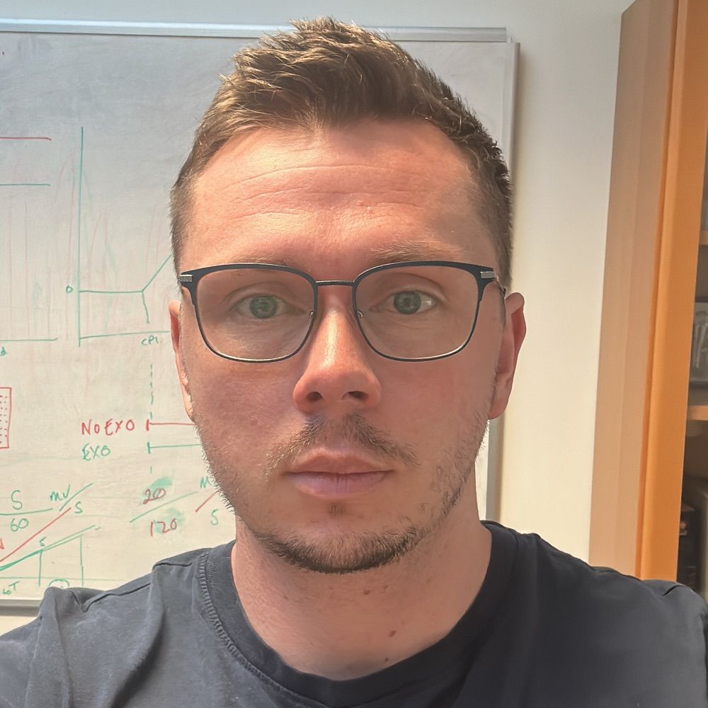 Dr Alex Lloyd
