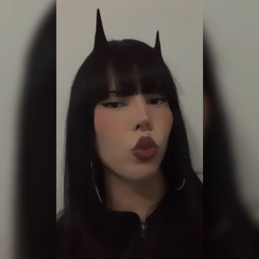 𝓜𝓸𝓷𝓮𝓵𝓵𝓲 ♡