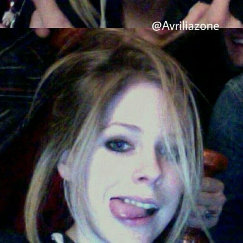 lucas love avril