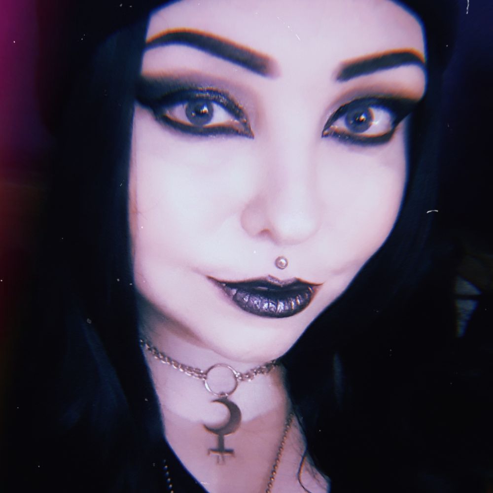 Hexejen ⛤🕯🖤💚💀🏳️‍🌈