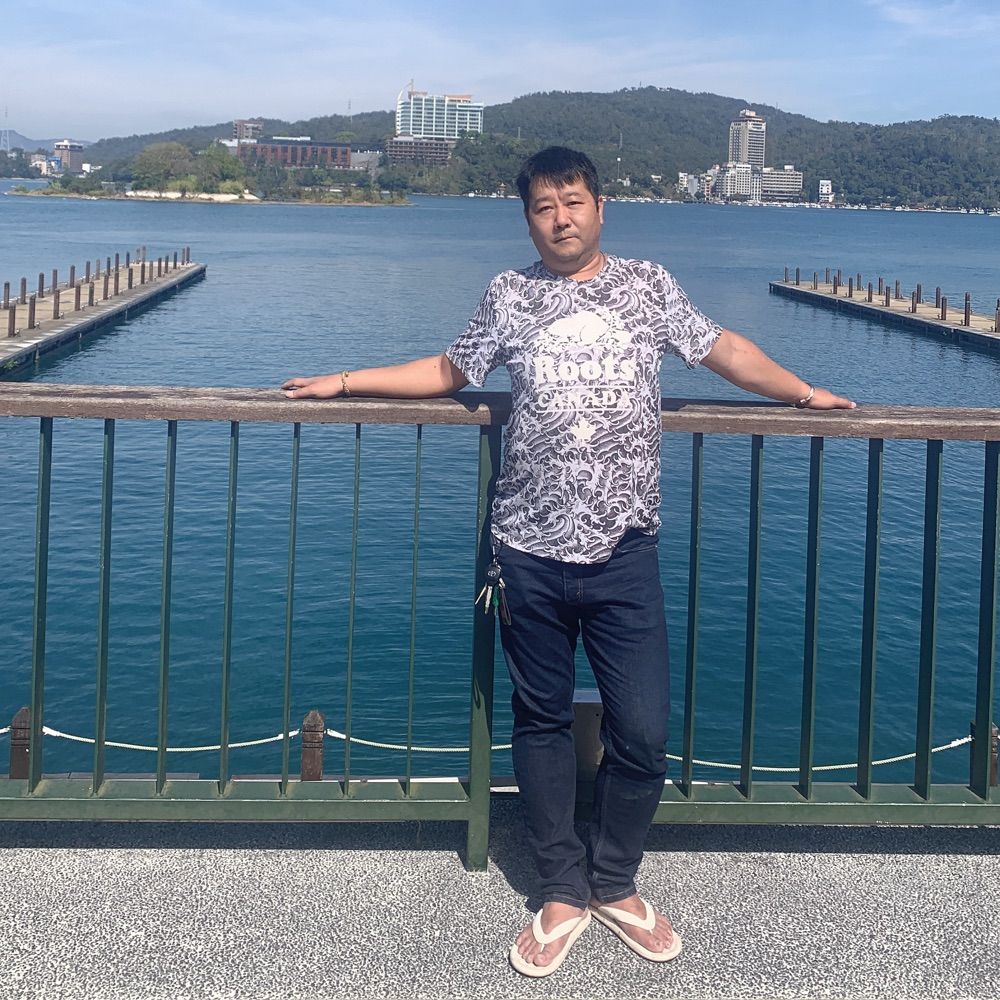 哲偉