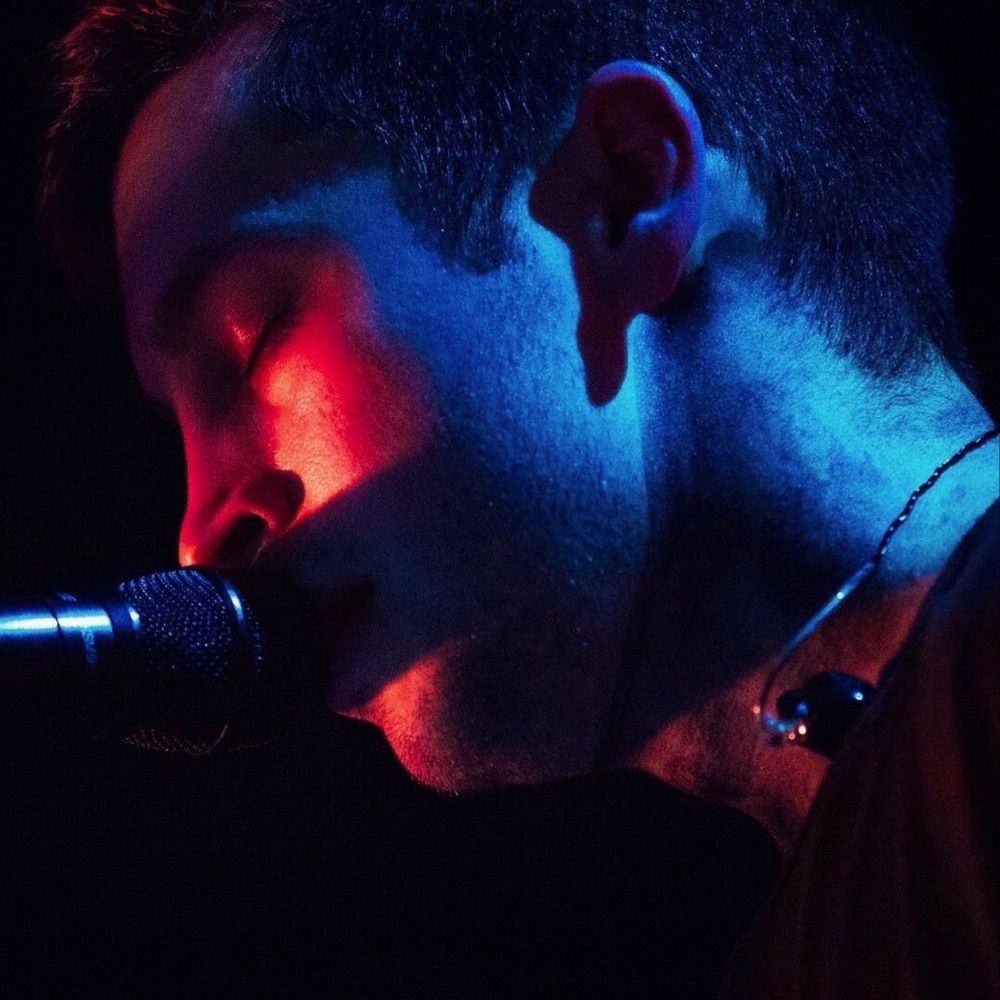 Jake |-/