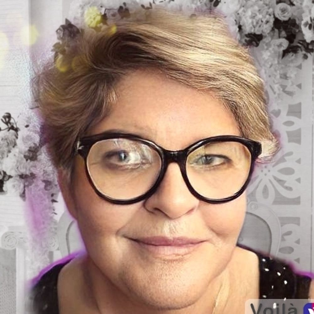 robyneslee.bsky.social profile picture