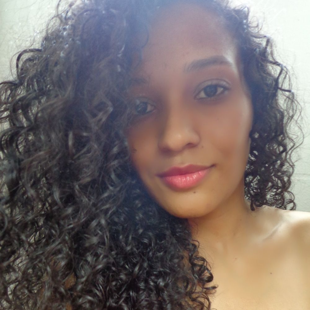 Viviane Fernandes ཐི༏ཋྀ