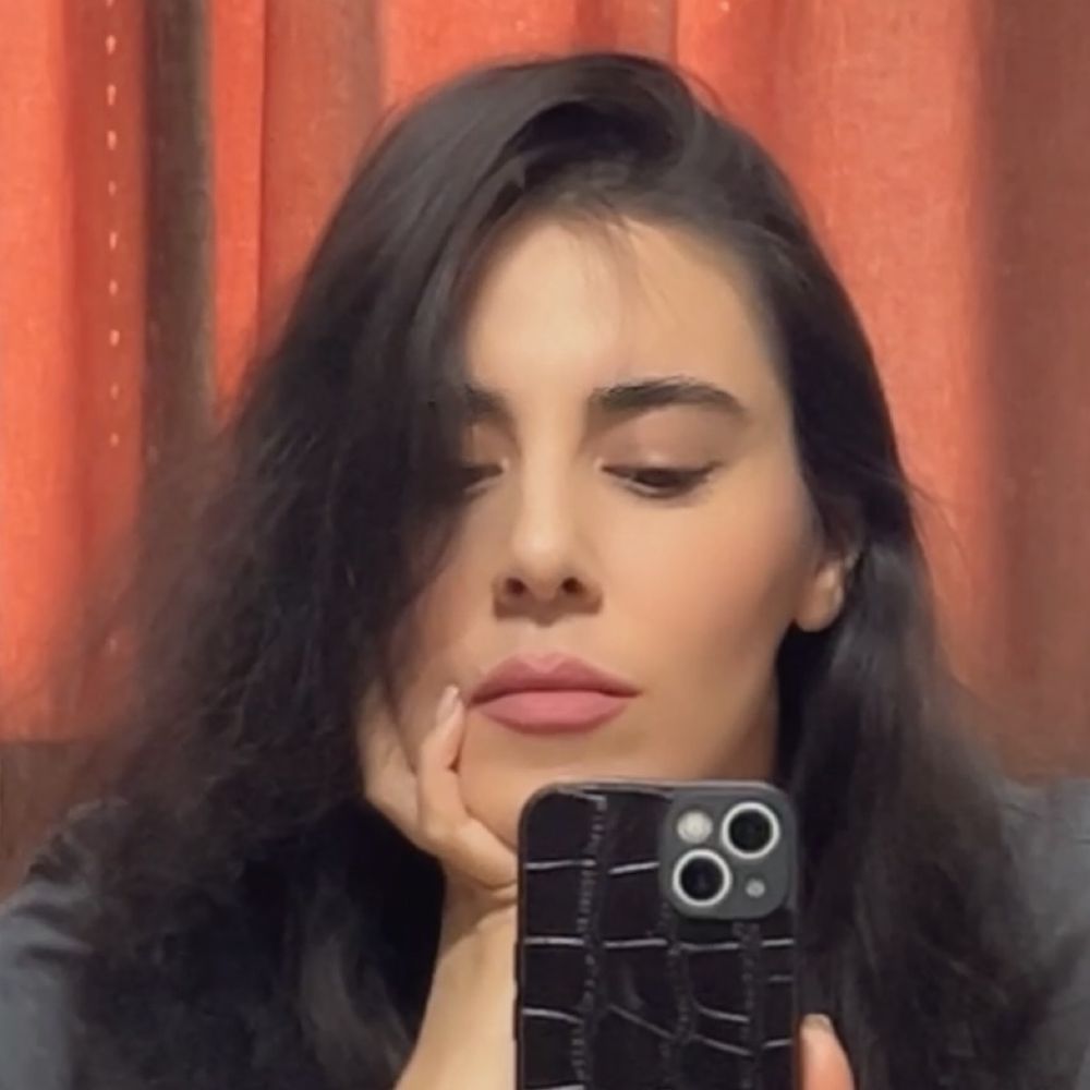 لبخند :)