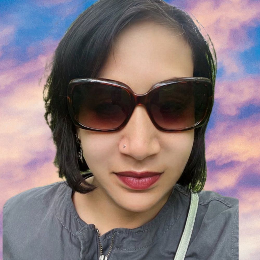 Ms. Ivette 🕯☽ ⛤ 🔮🖤's avatar