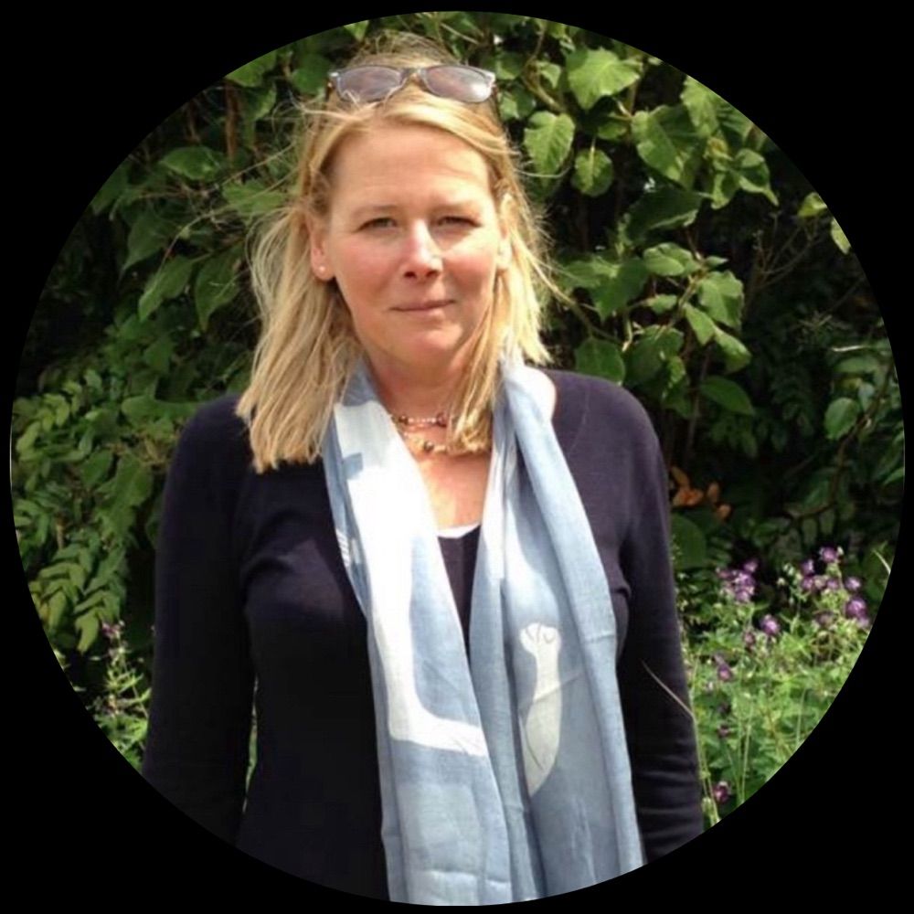 Dr Julia Hamilton