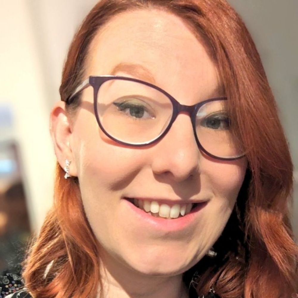 Dr Lauren Edwards