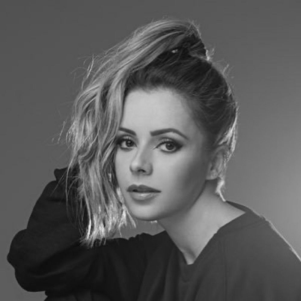 Sandy Leah