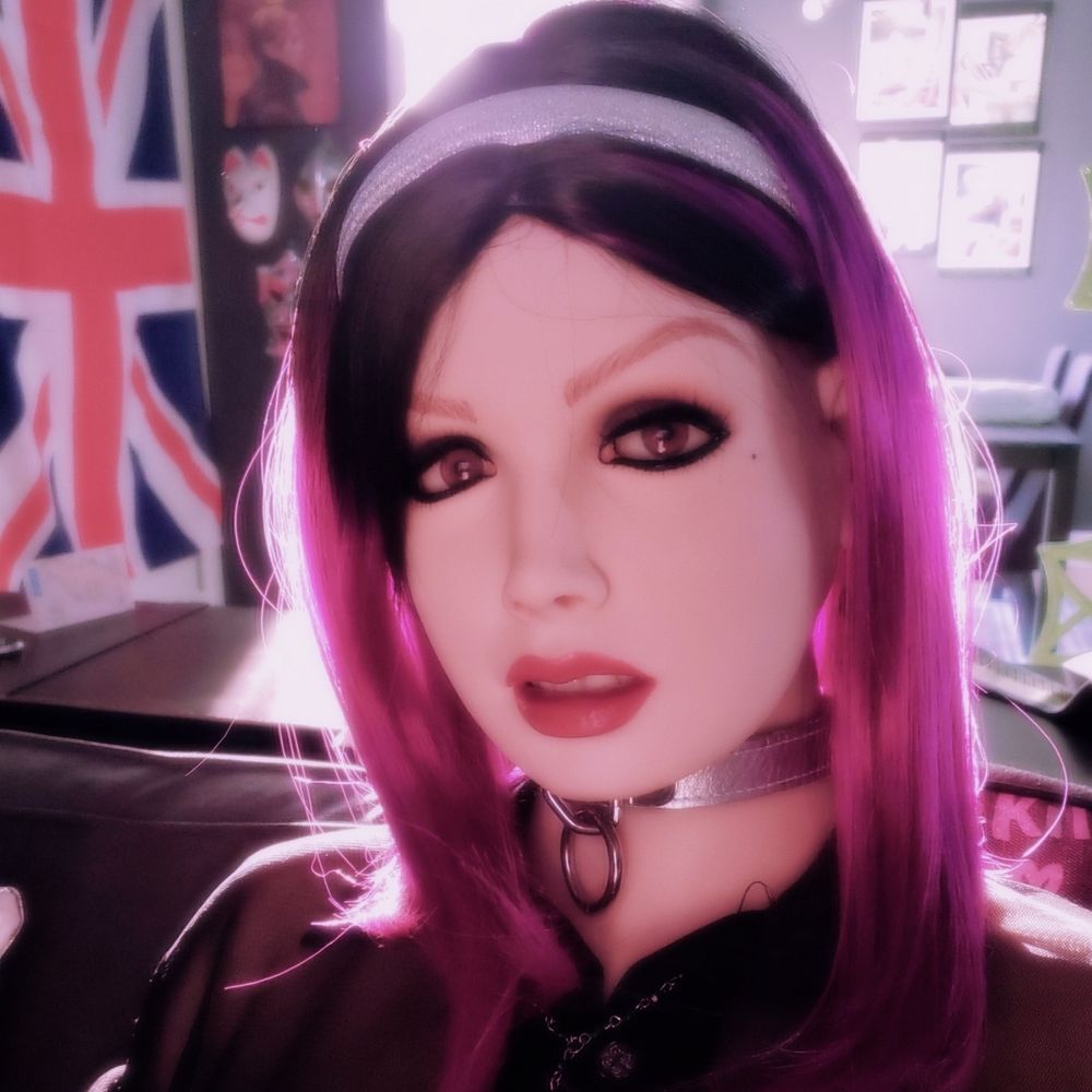 Sidore Kuroneko, Goth RealDoll