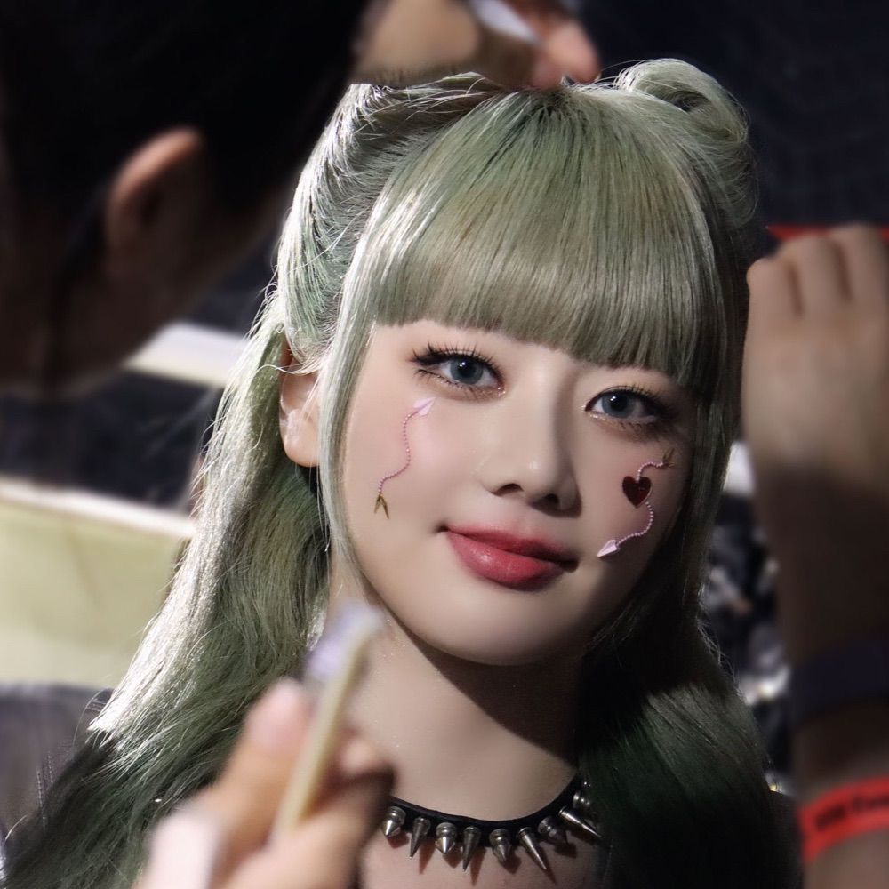 𝘮𝘰𝘰𝘯⁷ ⋆ ᵖᵘˢʰ ² ˢᵗᵃʳᵗ ᵗʸ
