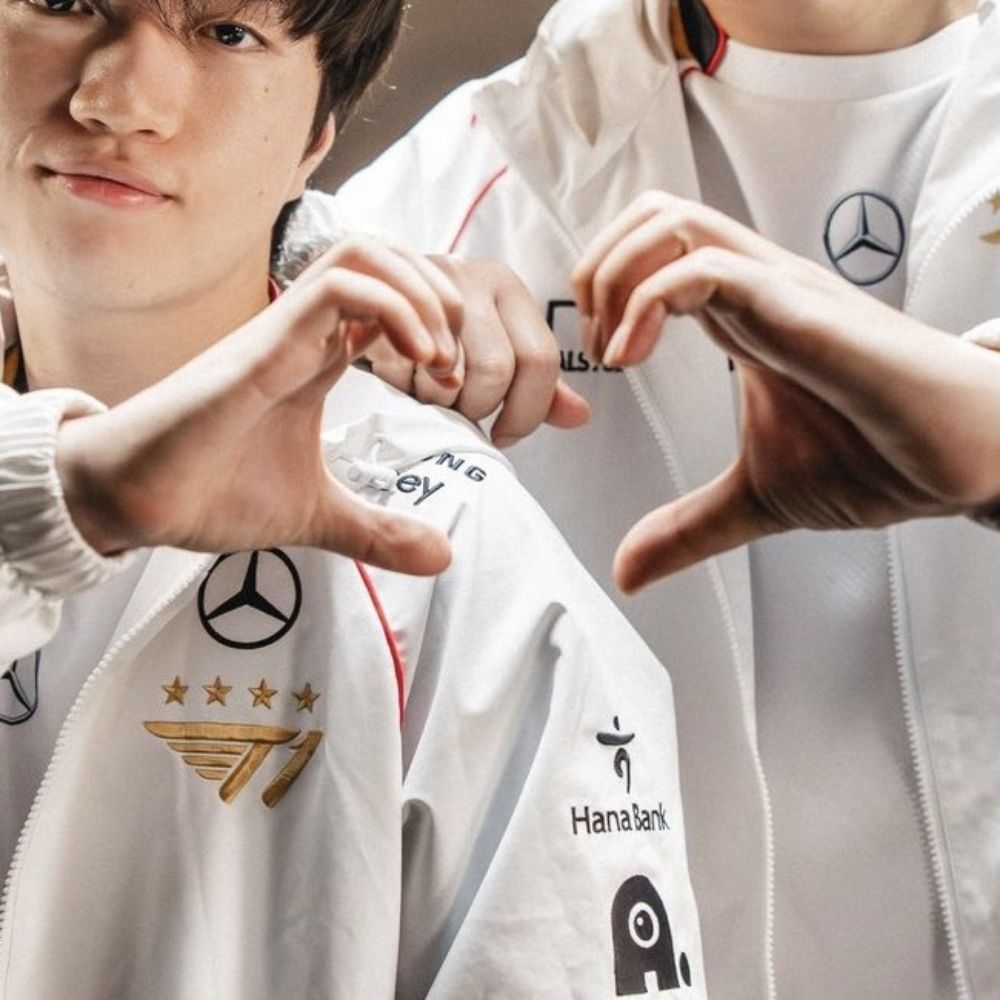Yi.
