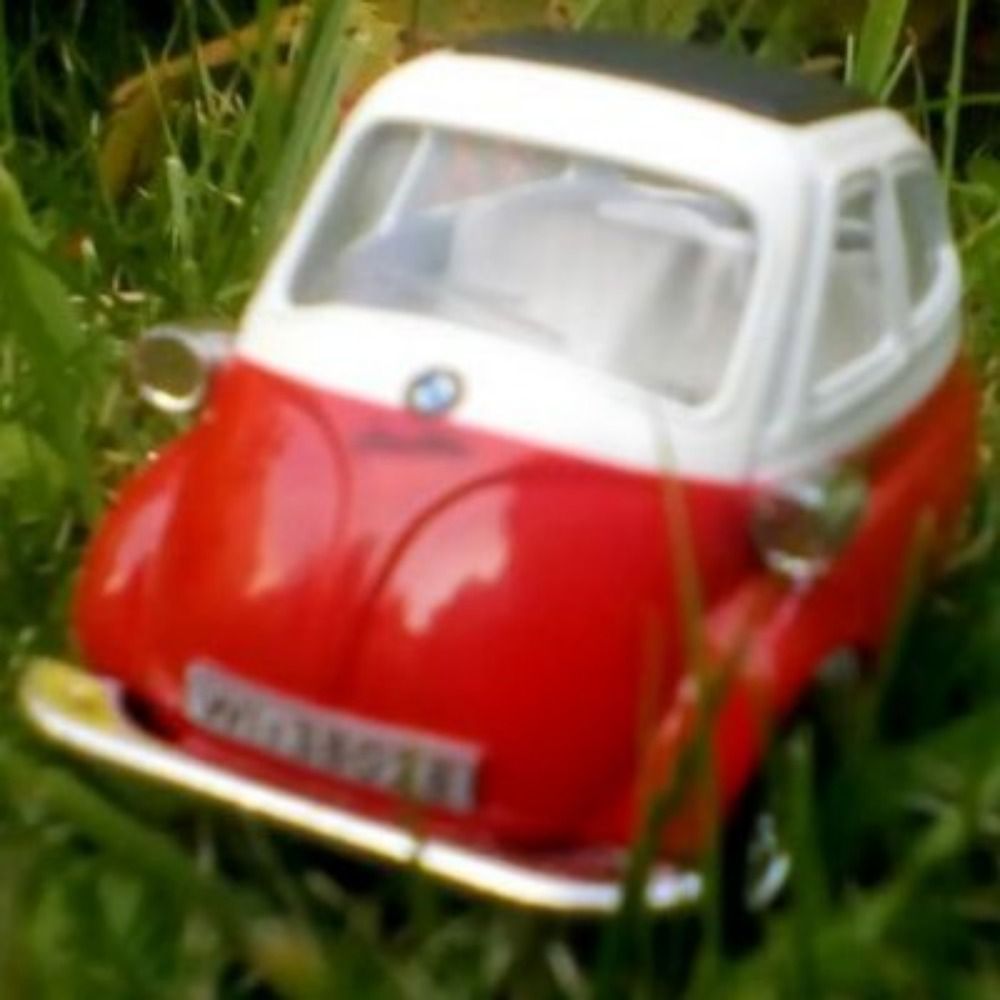 Smol Car