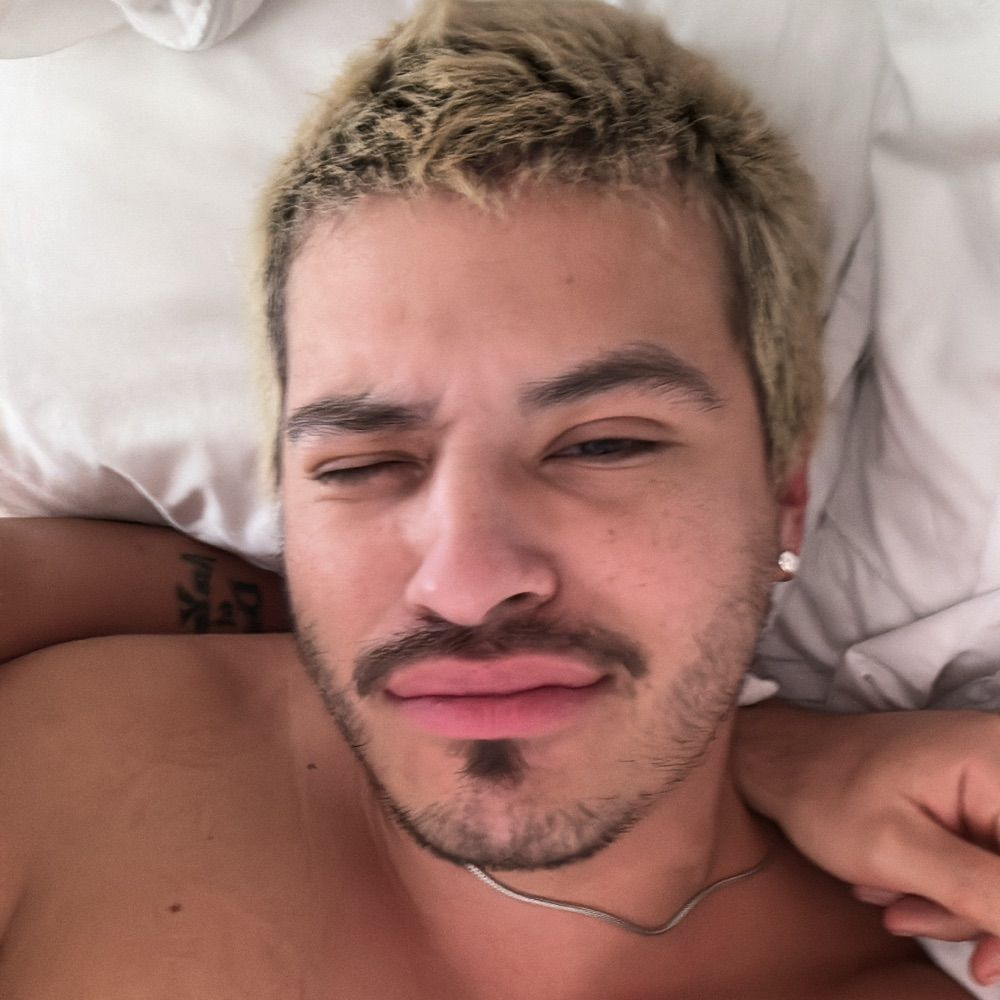 Hi