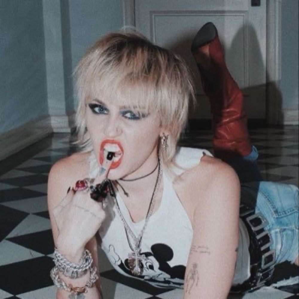 Becky ⎕