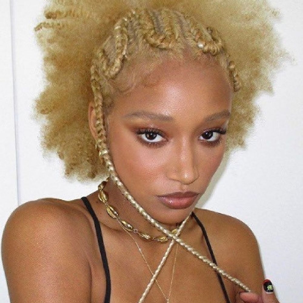 𝗂𝗓𝖺 ⛤ ݁˖